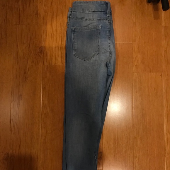 Blue jeans - Picture 3 of 3